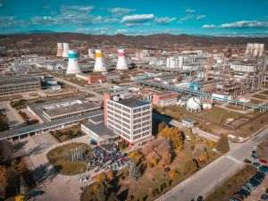 ANEIR: Chimcomplex va opri parţial activitatea din aprilie 2026, peste 1.200 de angajaţi vizaţi de concedieri